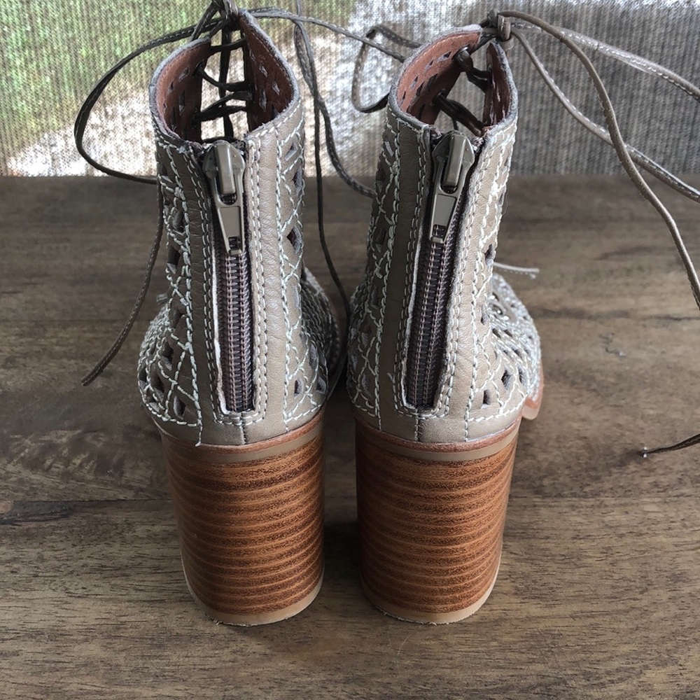 SOLD——-✨HP✨Jeffrey Campbell 'Cors Cut' - Picture 5 of 8